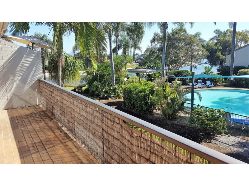 45 Markeri Street, Mermaid Waters QLD 4218