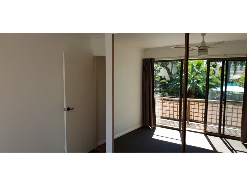 45 Markeri Street, Mermaid Waters QLD 4218