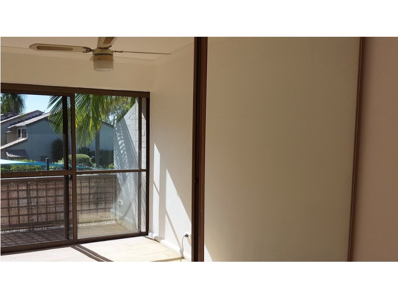 45 Markeri Street, Mermaid Waters QLD 4218