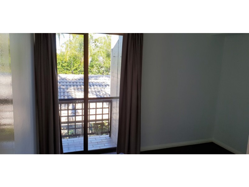 45 Markeri Street, Mermaid Waters QLD 4218