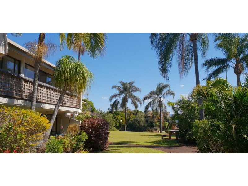 45 Markeri Street, Mermaid Waters QLD 4218