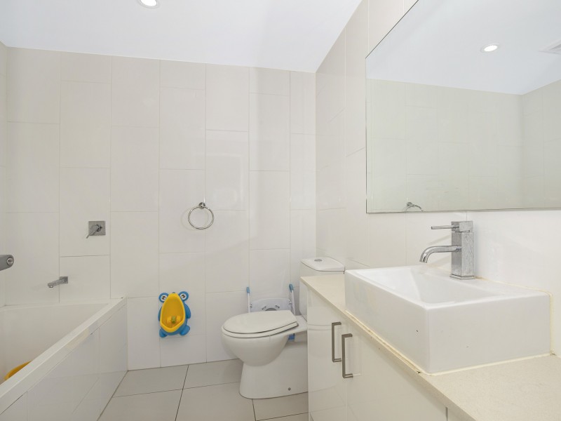 604/20 playfield street, Chermside QLD 4032