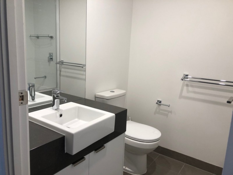 251/33 Lakefront Cres, Varsity Lakes QLD 4227
