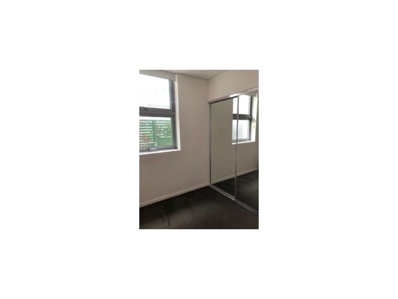 251/33 Lakefront Cres, Varsity Lakes QLD 4227