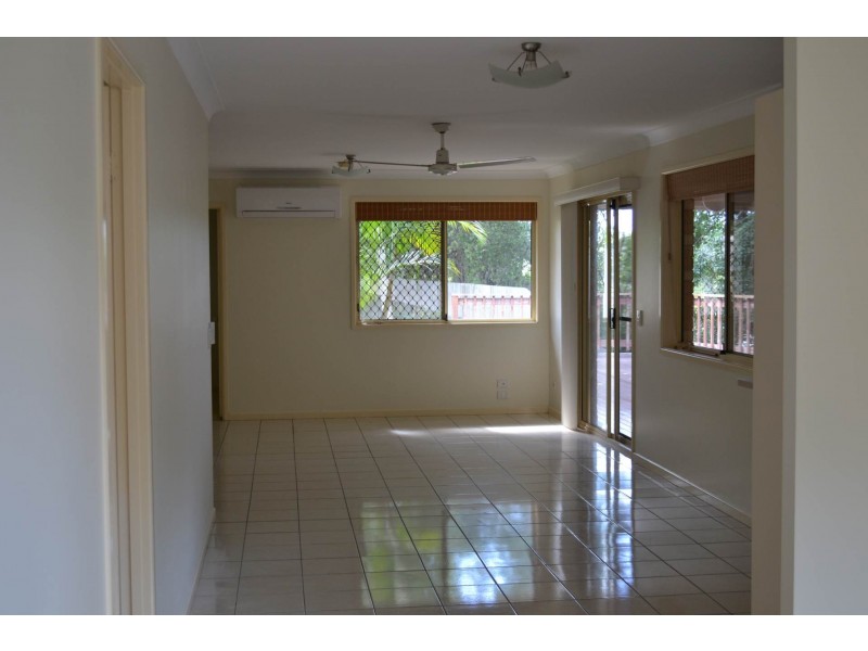 135 Universal Street, Oxenford QLD 4210