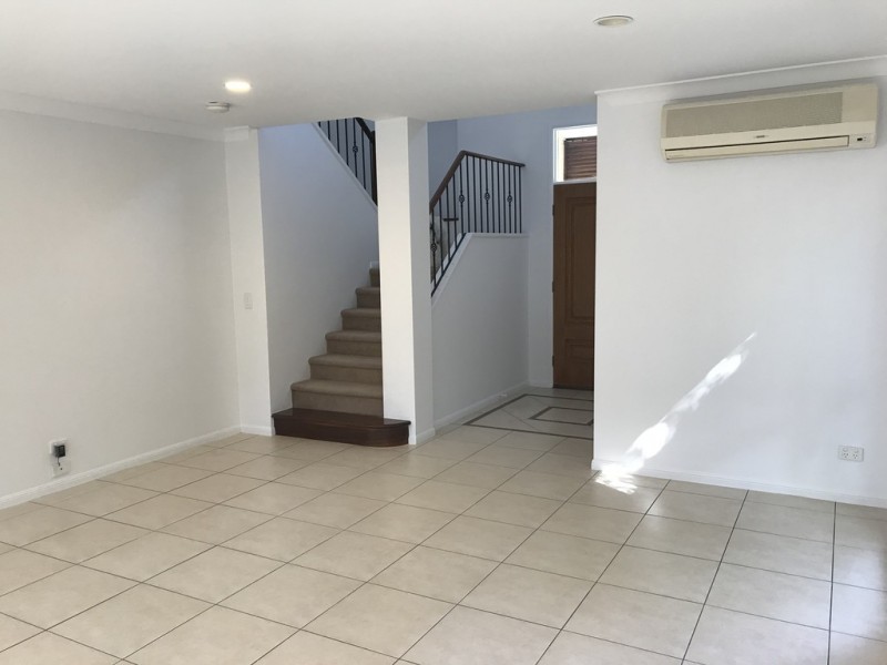 4/1 Assembly Drive, Varsity Lakes QLD 4227