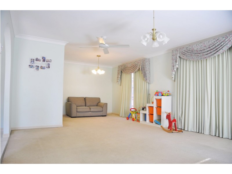 18 Bellflower Place, Calamvale QLD 4116