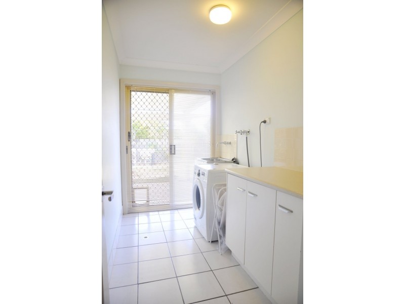18 Bellflower Place, Calamvale QLD 4116