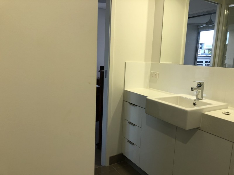 432/33 Lakefront Crescent, Varsity Lakes QLD 4227