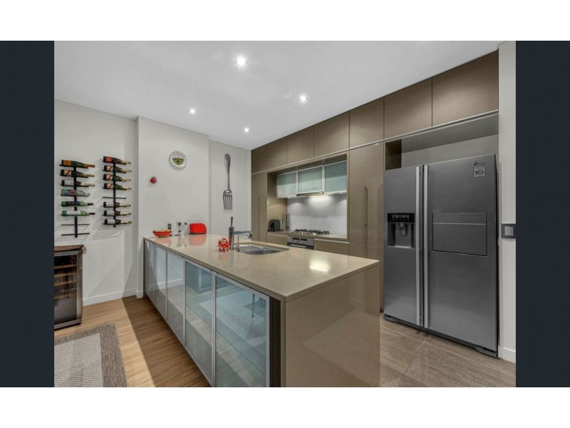 205 Coronation Drive, Milton QLD 4064