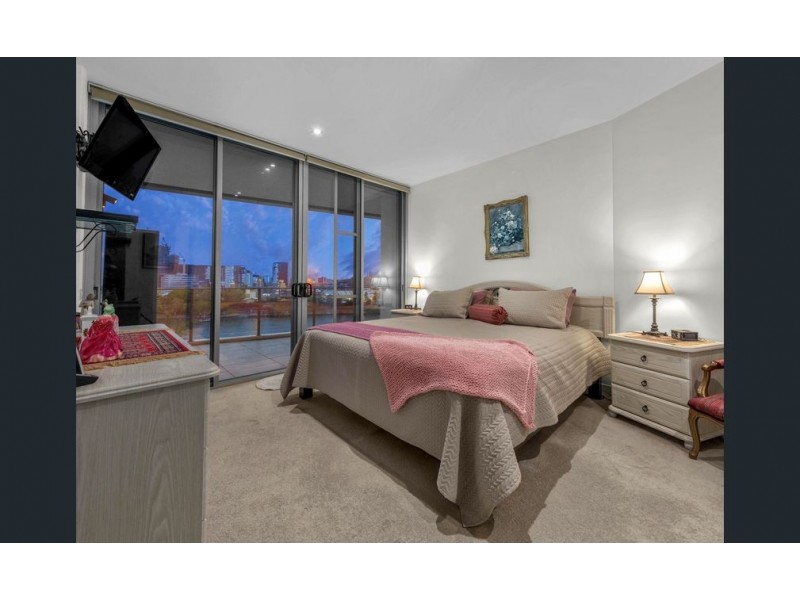 205 Coronation Drive, Milton QLD 4064