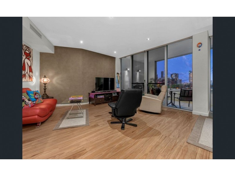 205 Coronation Drive, Milton QLD 4064