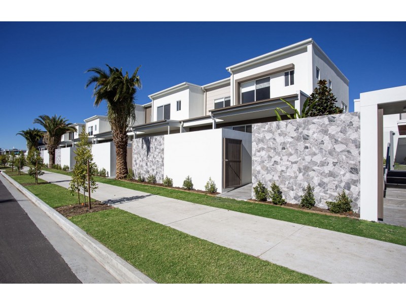 U1/6 Park Cove Blvd, Hope Island QLD 4212