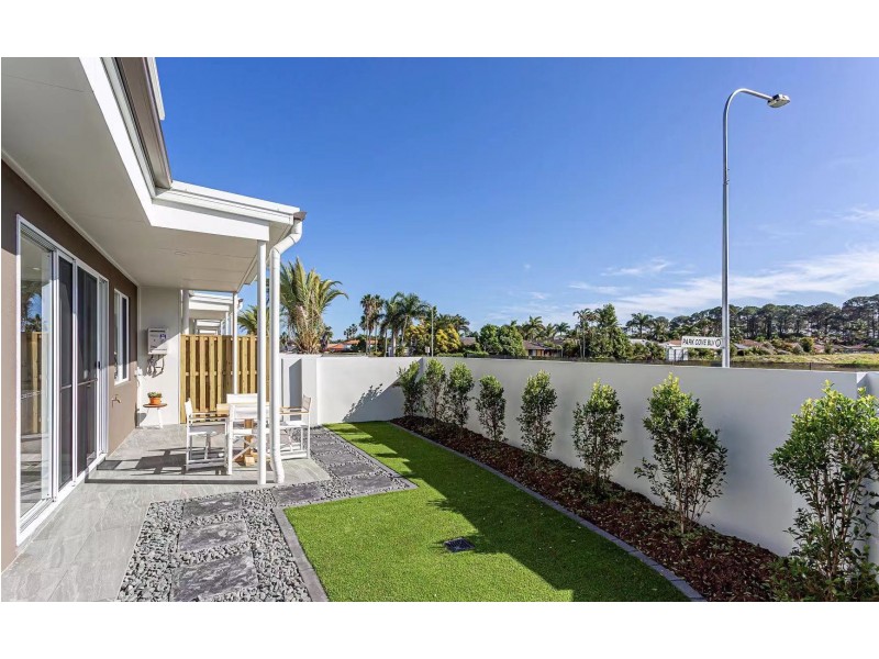 U1/6 Park Cove Blvd, Hope Island QLD 4212