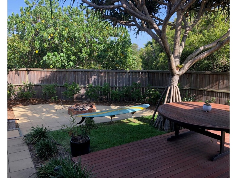 6 Ross Crescent, Sunshine Beach QLD 4567
