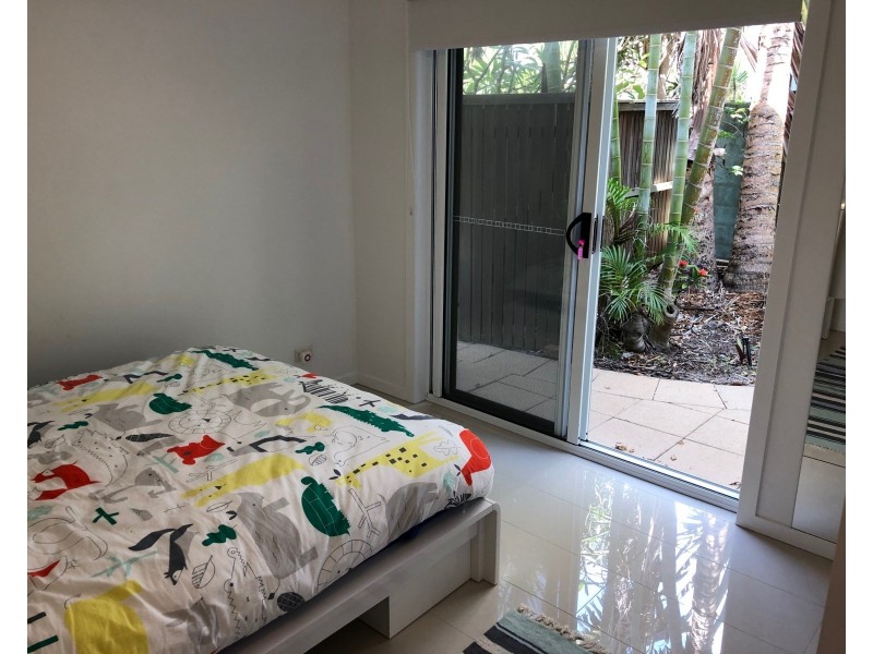 6 Ross Crescent, Sunshine Beach QLD 4567