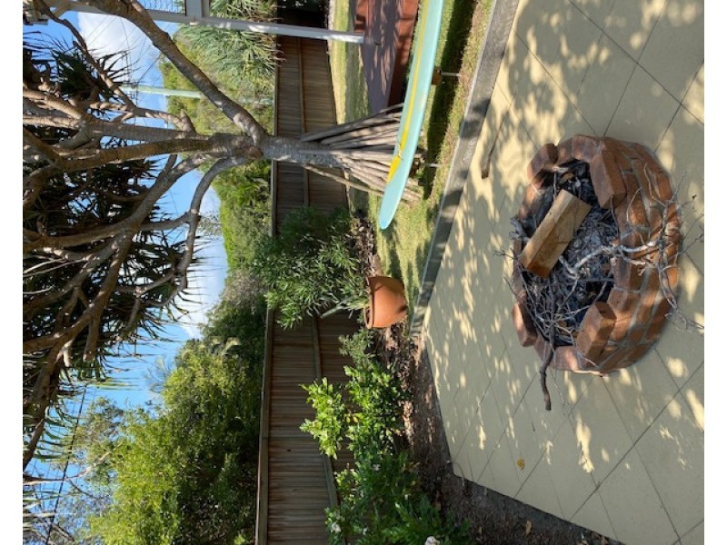 6 Ross Crescent, Sunshine Beach QLD 4567
