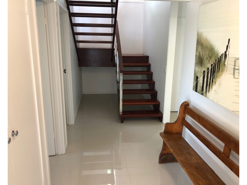 6 Ross Crescent, Sunshine Beach QLD 4567
