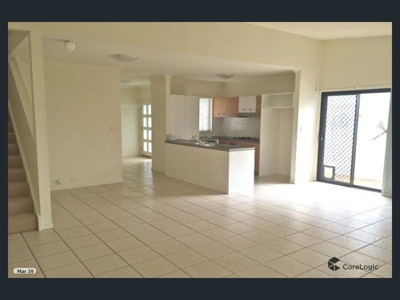 72 Greenway Cct, Mount Ommaney QLD 4074