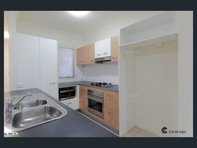 72 Greenway Cct, Mount Ommaney QLD 4074