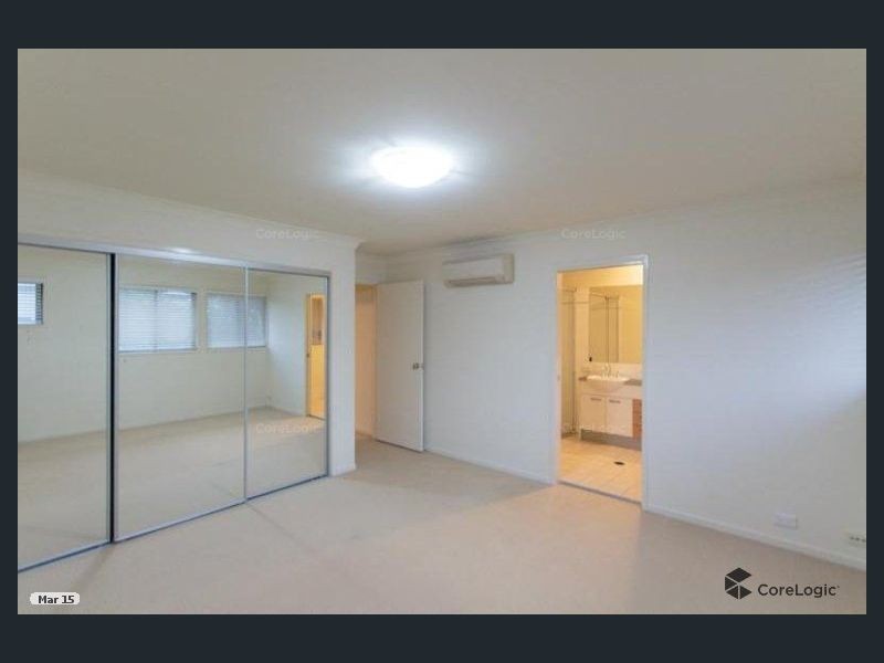 72 Greenway Cct, Mount Ommaney QLD 4074