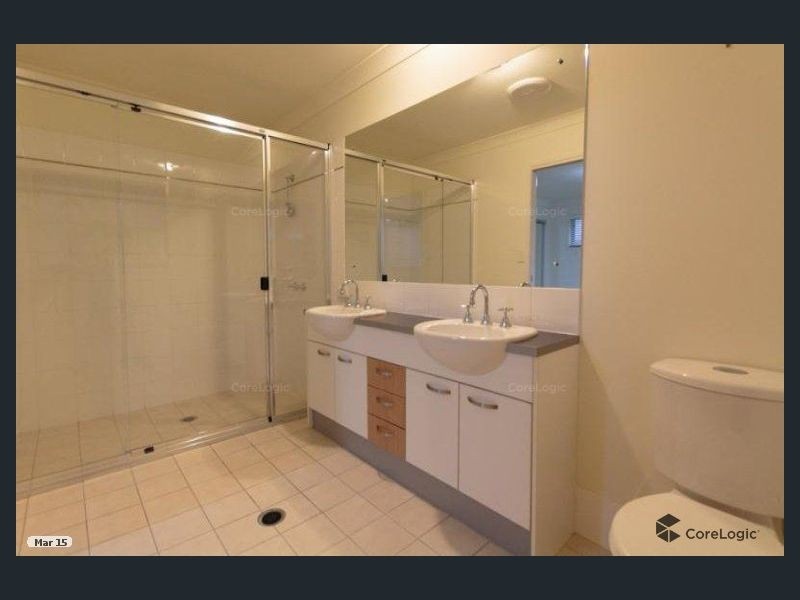 72 Greenway Cct, Mount Ommaney QLD 4074