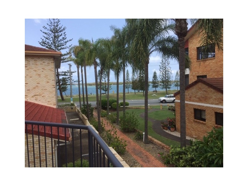 496 Marine Parade, Biggera Waters QLD 4216