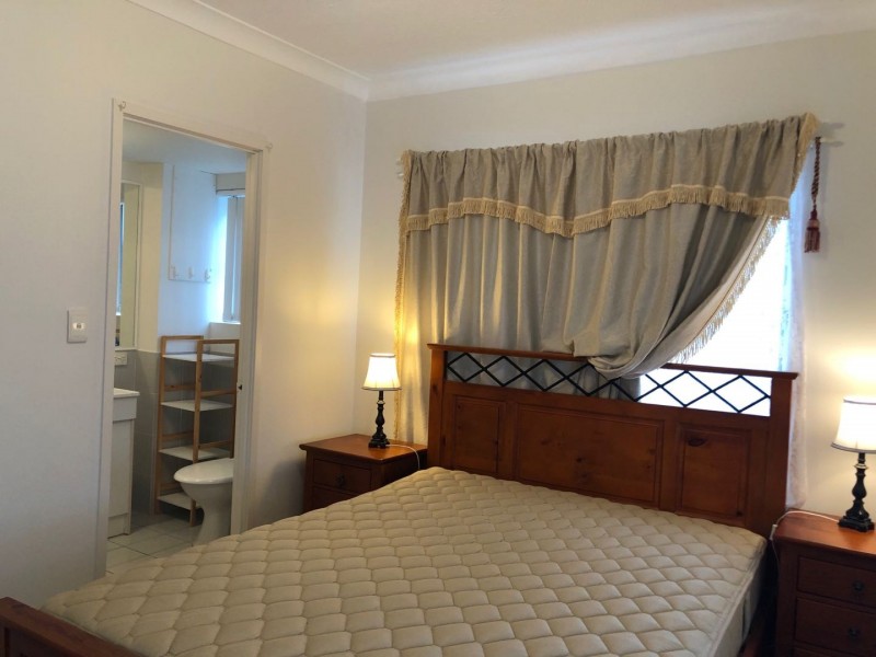 496 Marine Parade, Biggera Waters QLD 4216