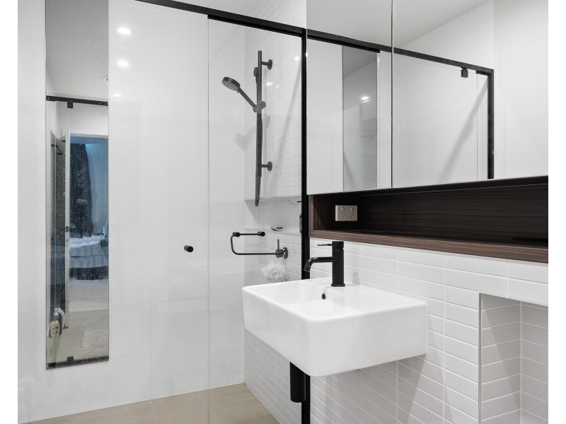 1301/2-4 Edmondstone Street, South Brisbane QLD 4101