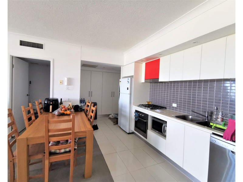 31802/9 Lawson St., Southport QLD 4215