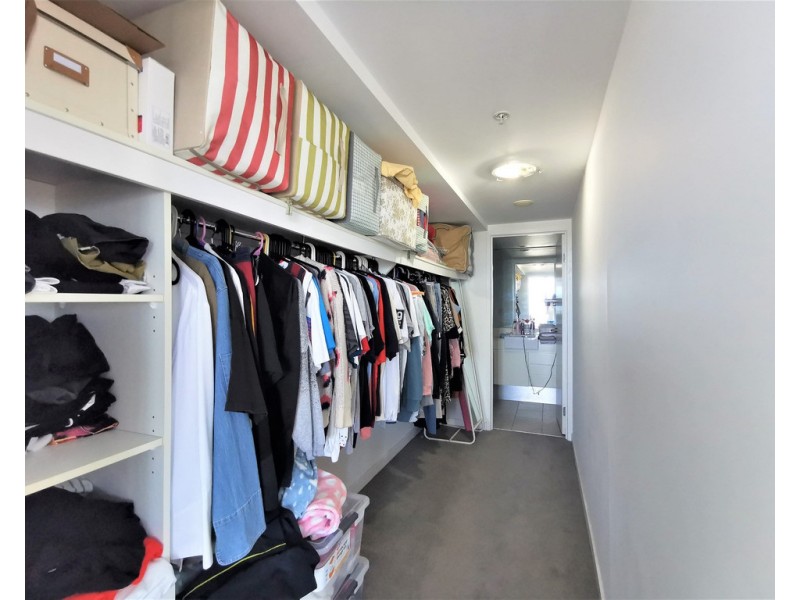 31802/9 Lawson St., Southport QLD 4215