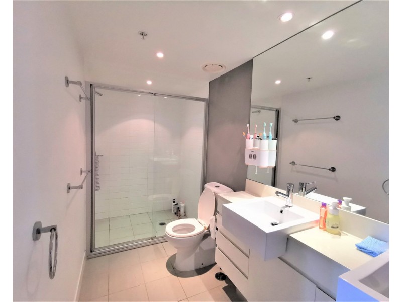 31802/9 Lawson St., Southport QLD 4215