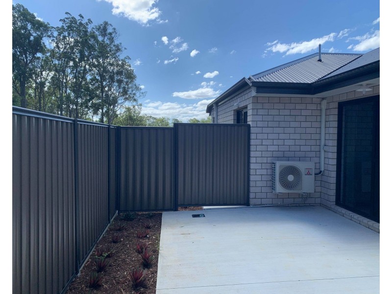 17B Mounthill St., Hillcrest QLD 4118