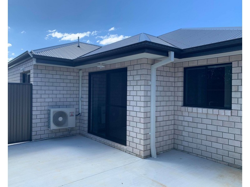 17B Mounthill St., Hillcrest QLD 4118