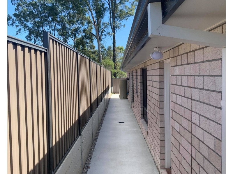 17B Mounthill St., Hillcrest QLD 4118