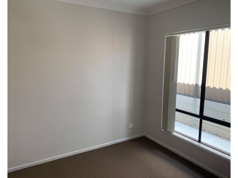 17B Mounthill St., Hillcrest QLD 4118