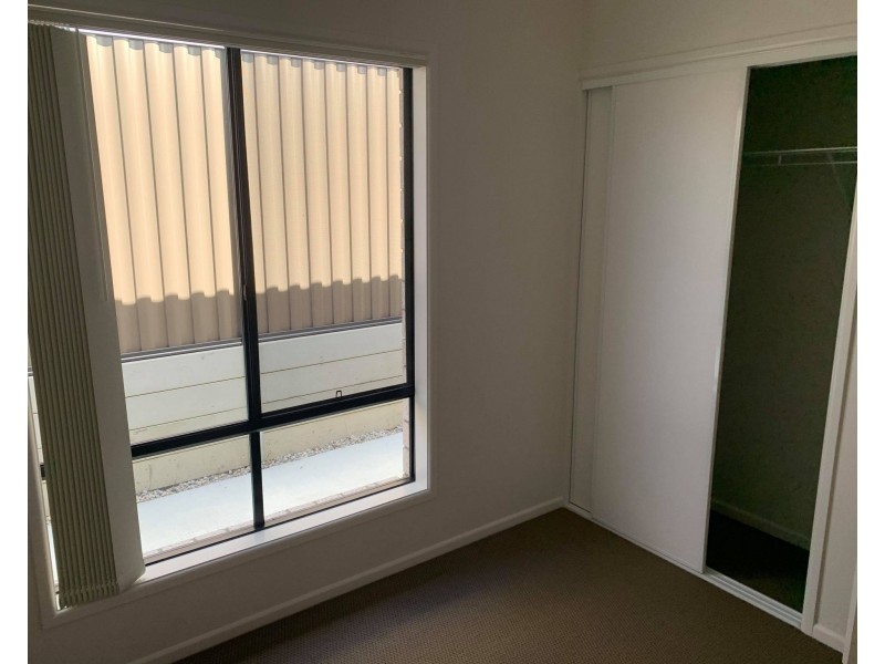 17B Mounthill St., Hillcrest QLD 4118