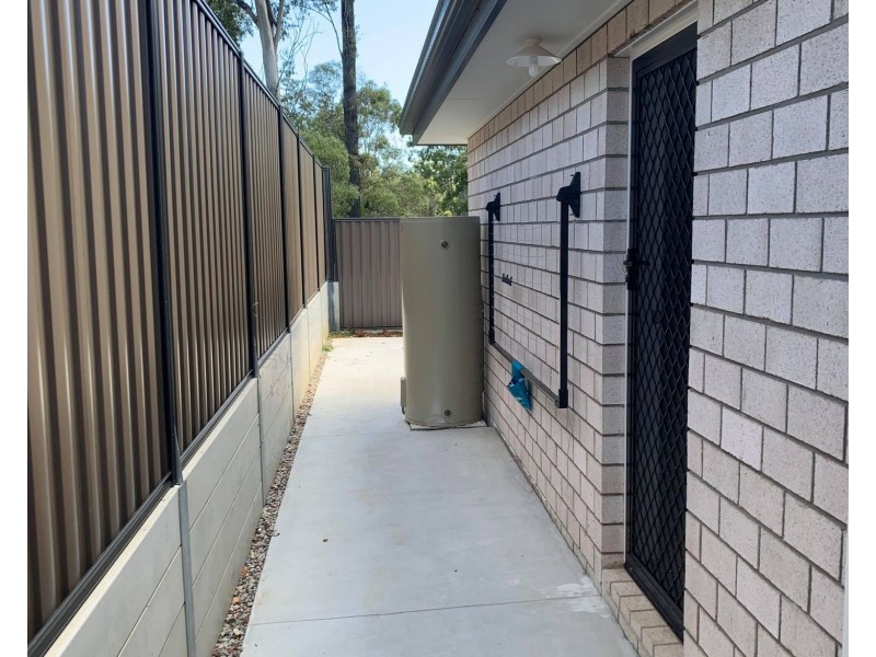 17B Mounthill St., Hillcrest QLD 4118