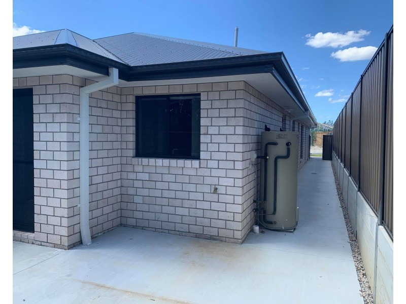17B Mounthill St., Hillcrest QLD 4118