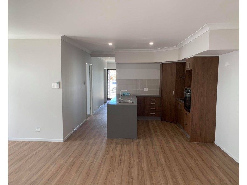17 Mount hill St, Hillcrest QLD 4118