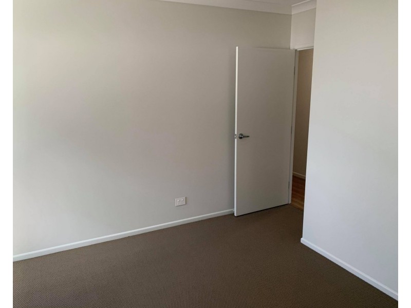 17 Mount hill St, Hillcrest QLD 4118