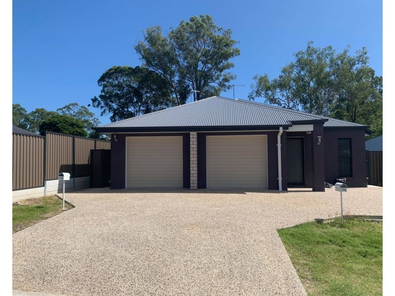 17 Mount hill St, Hillcrest QLD 4118