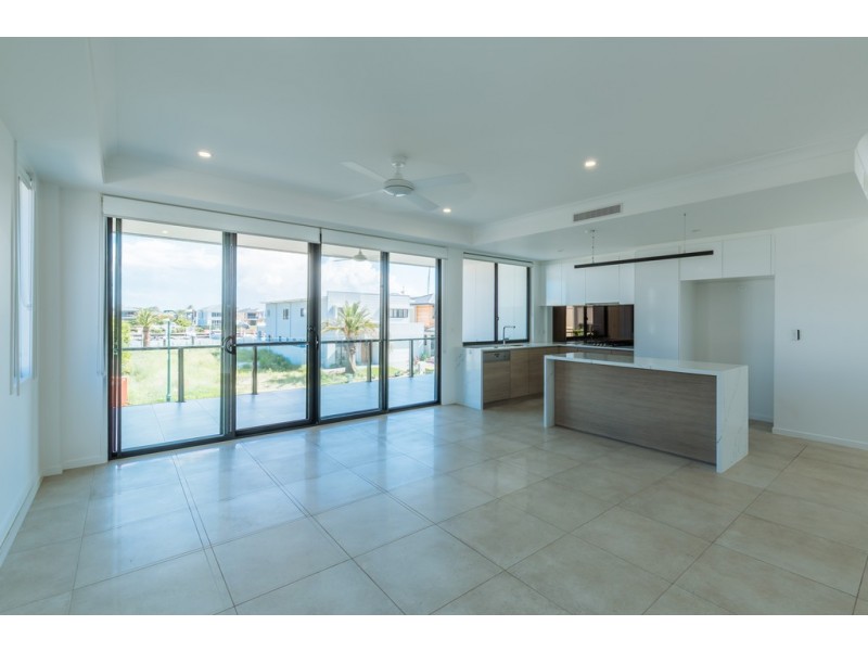 44 Park Cove Blvd, Hope Island QLD 4212