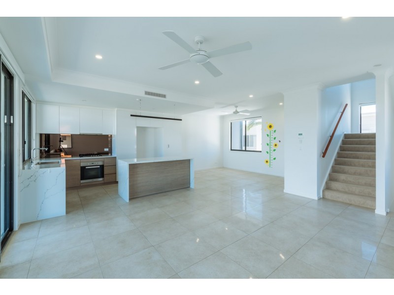 44 Park Cove Blvd, Hope Island QLD 4212