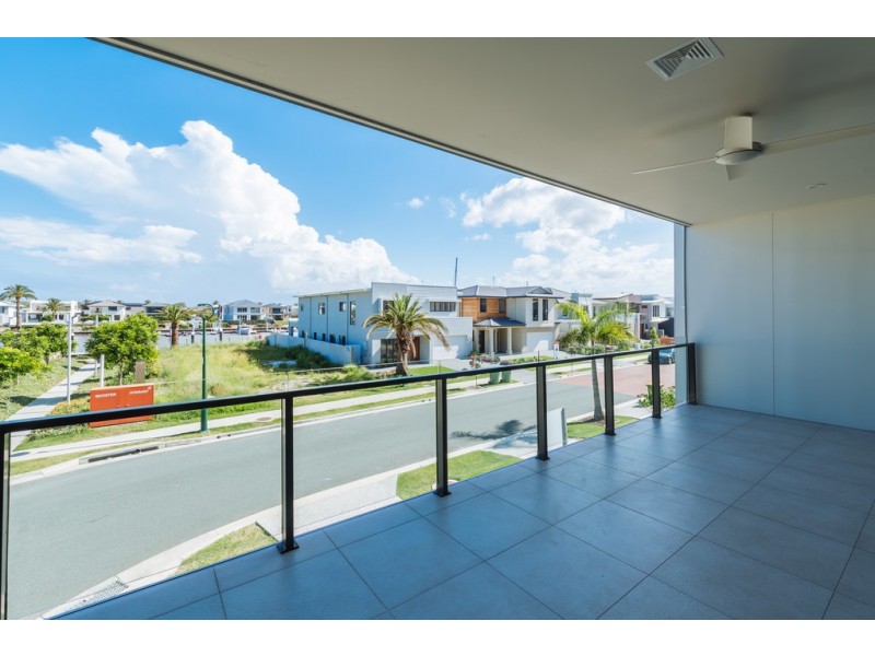 44 Park Cove Blvd, Hope Island QLD 4212