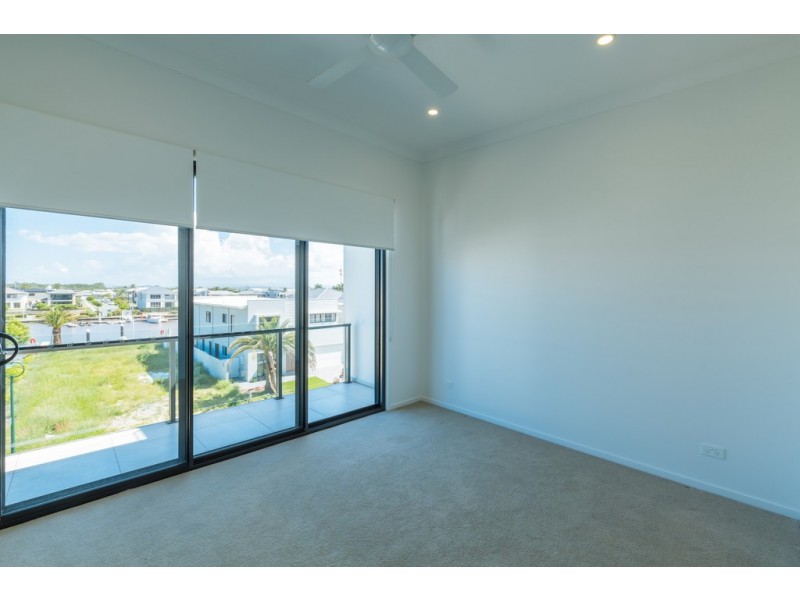 44 Park Cove Blvd, Hope Island QLD 4212