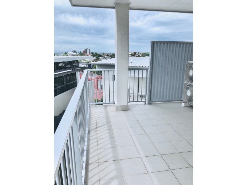 204/23 Robinson Place, Kelvin Grove QLD 4059