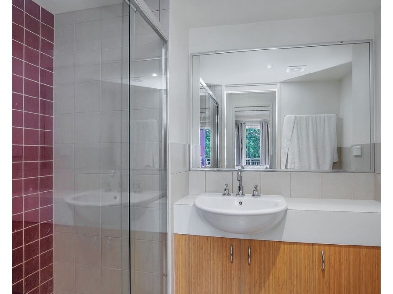 1007/33 Clark Street, Biggera Waters QLD 4216