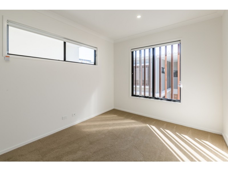 21/33 Sickle Avenue, Hope Island QLD 4212