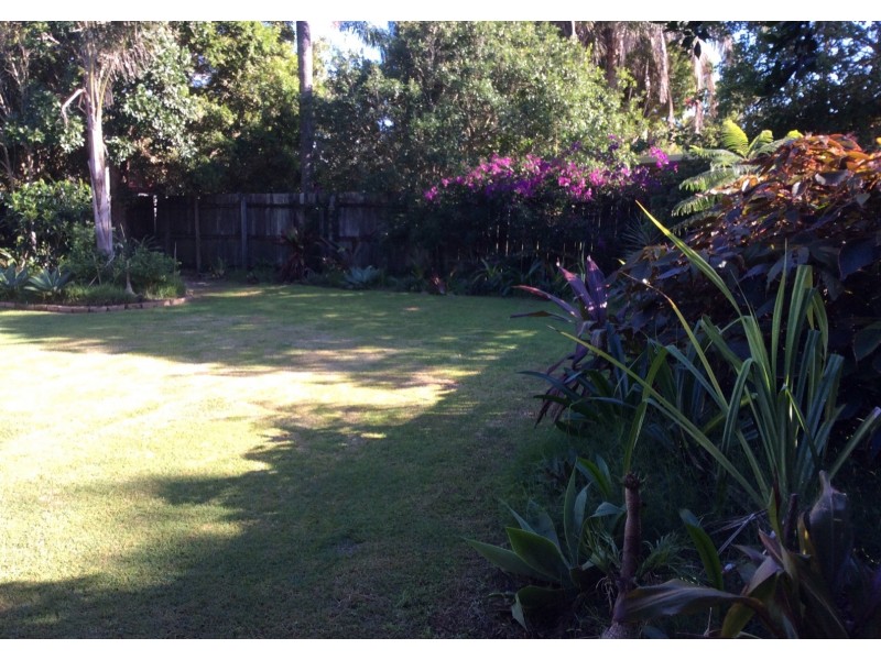 4 VICTORY CRESCENT, Sunrise Beach QLD 4567